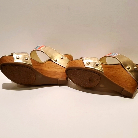 BCBG platform heels, 5.5m - Picture 3 of 6